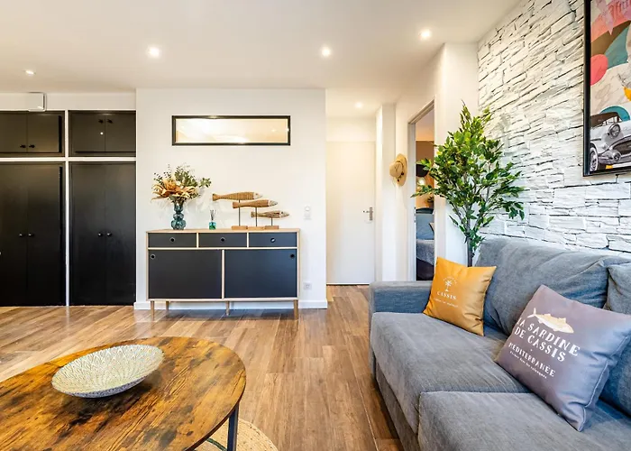 Cassis Le Marignan- Rdc - Garage - Classe 3 Etoiles