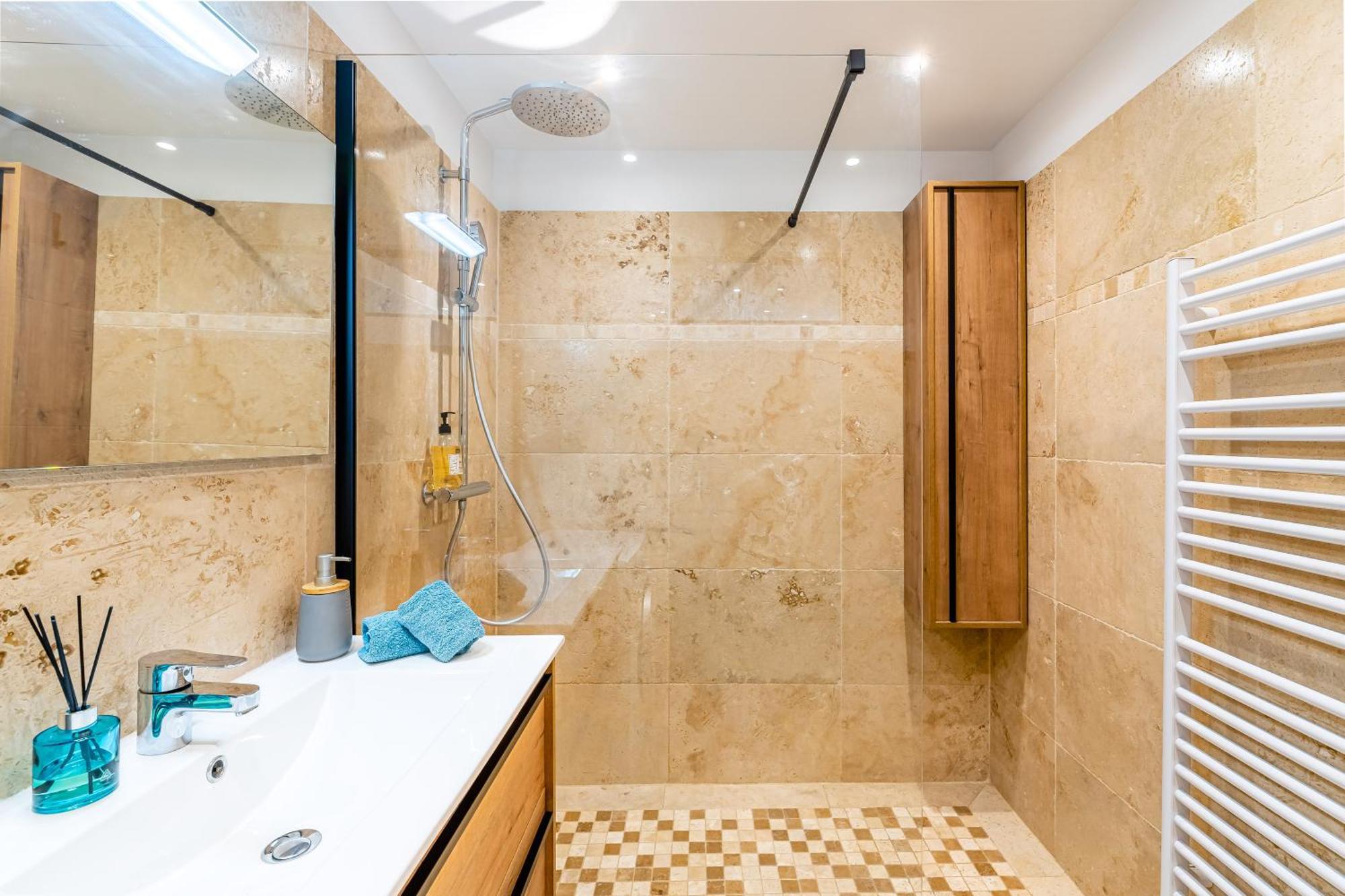 Le Marignan- Rdc - Garage - Classe 3 Etoiles Apartment